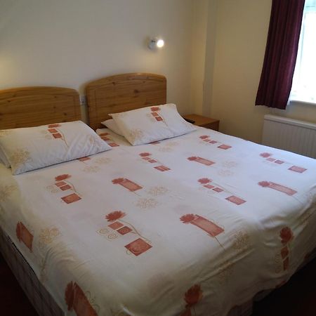 פלימות' Lamplighter Guesthouse חדר תמונה