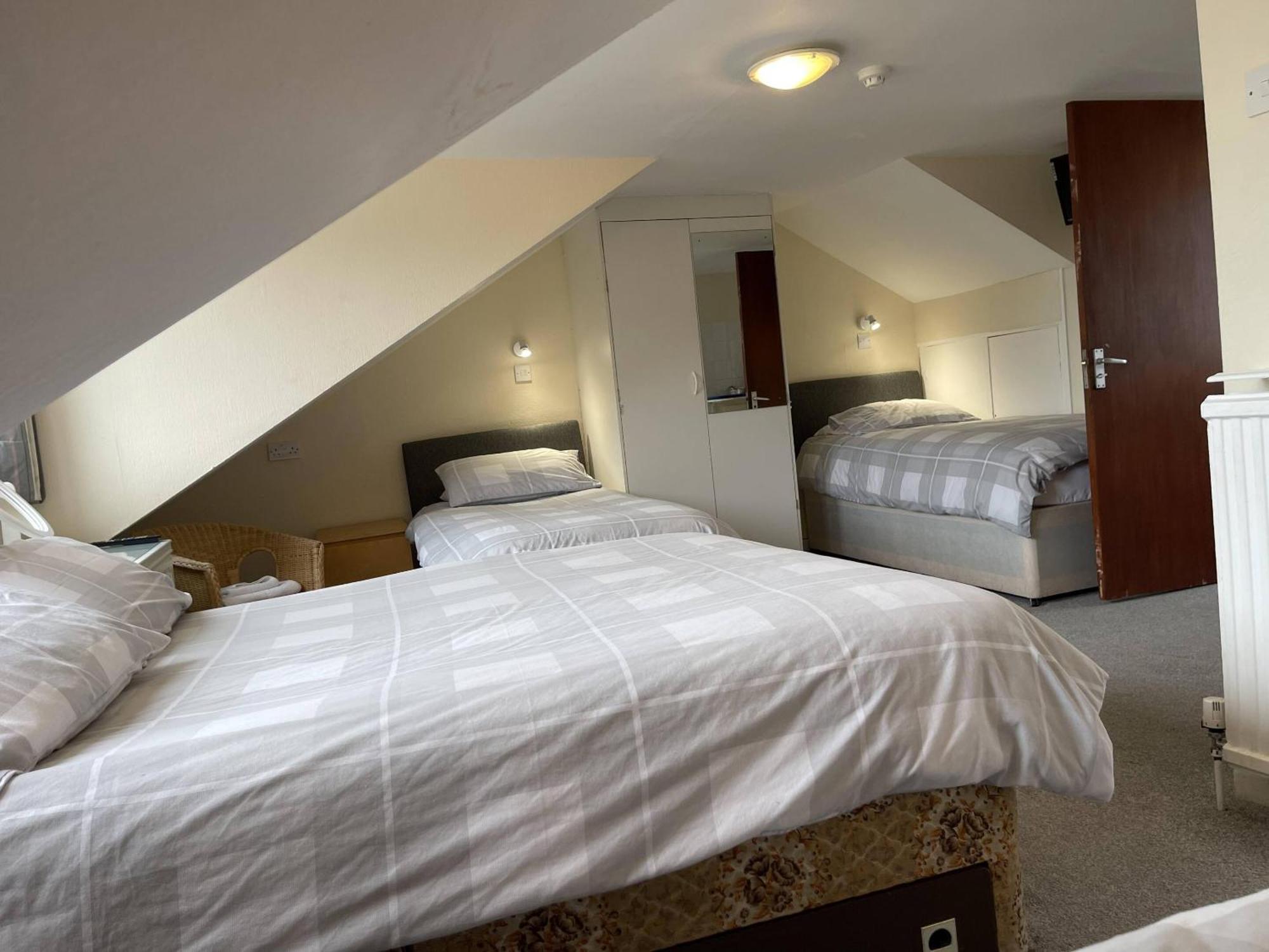 פלימות' Lamplighter Guesthouse חדר תמונה