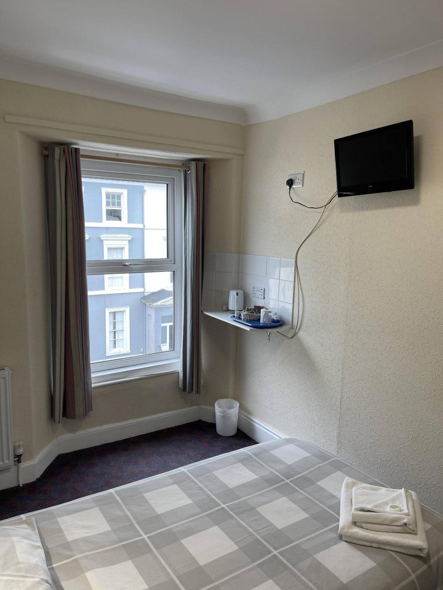 פלימות' Lamplighter Guesthouse חדר תמונה