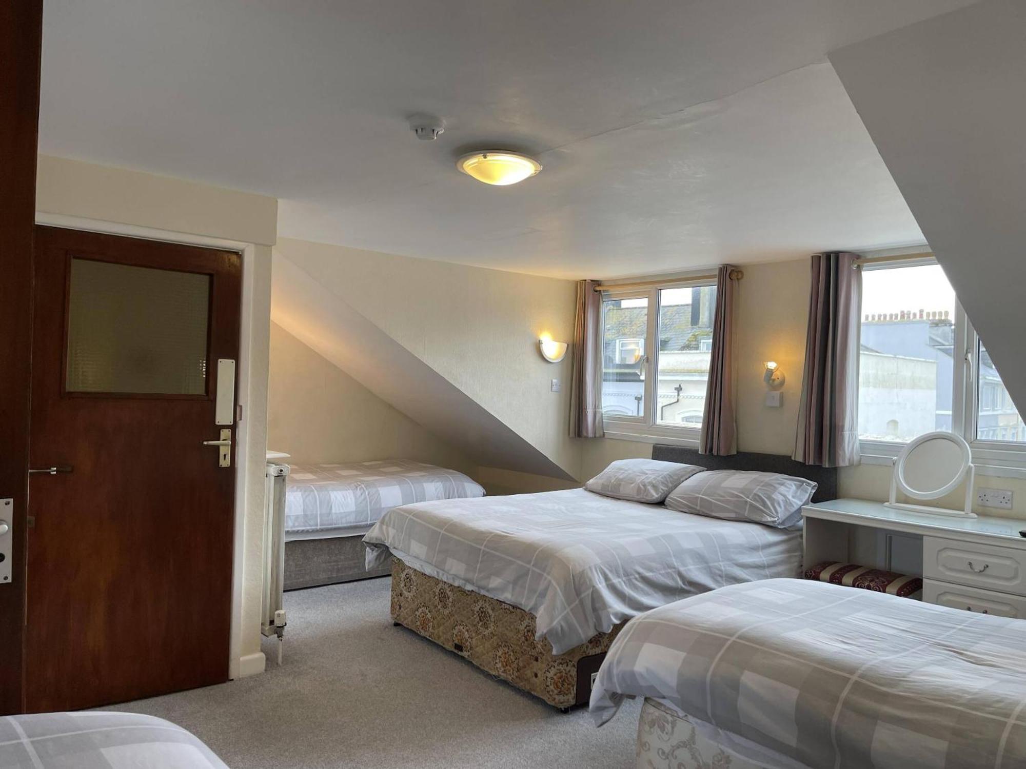 פלימות' Lamplighter Guesthouse חדר תמונה