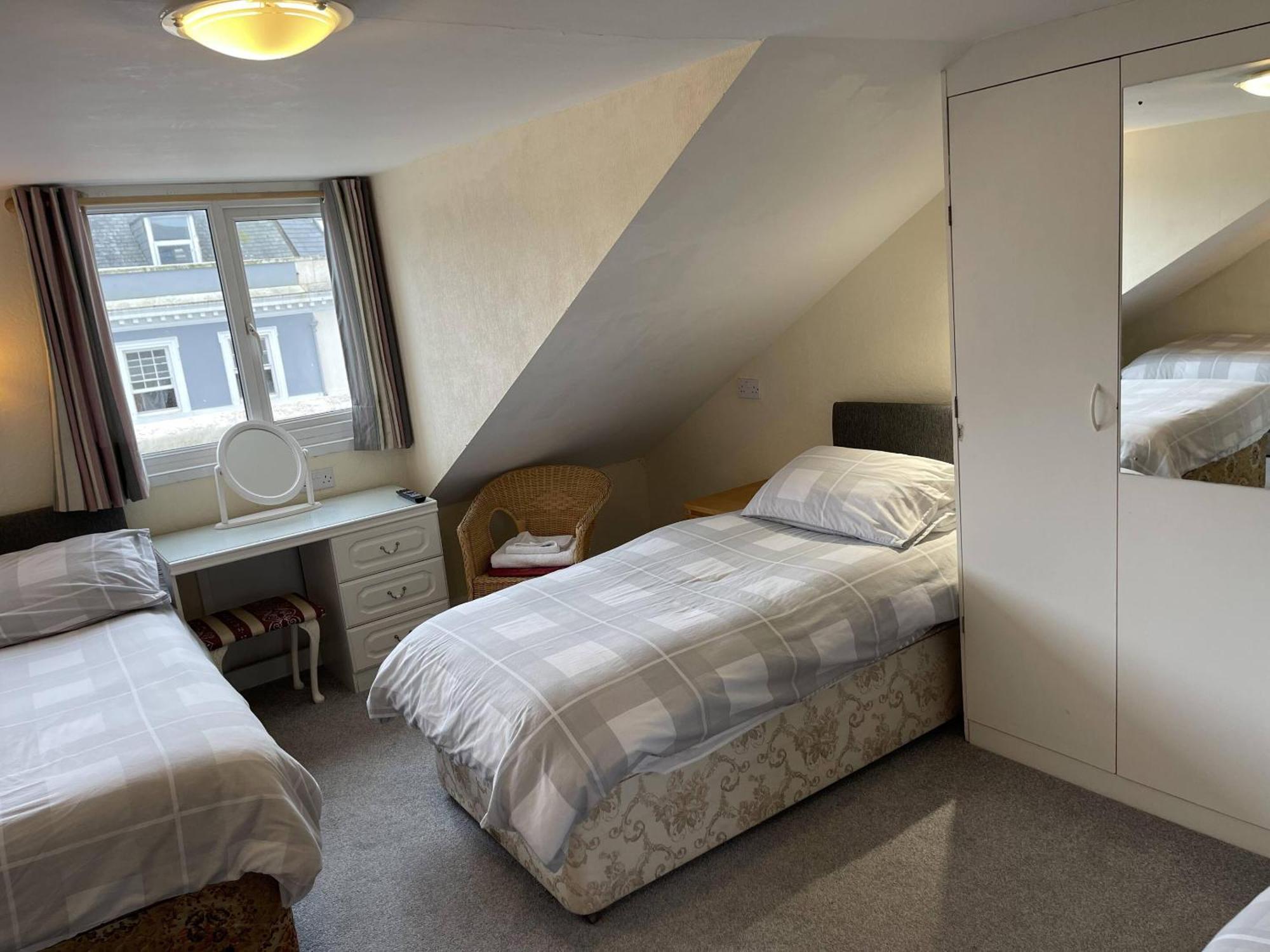 פלימות' Lamplighter Guesthouse חדר תמונה